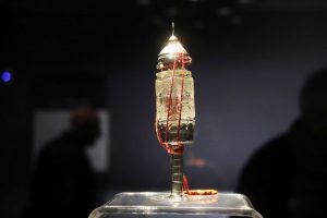 “il reliquiario del dito di san Gerlando” flacone in cristallo di rocca medievale di epoca fatimida che accoglie piccoli resti corporei del santo