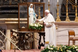 foto-papa-Madonna-vaticano-2048x1365